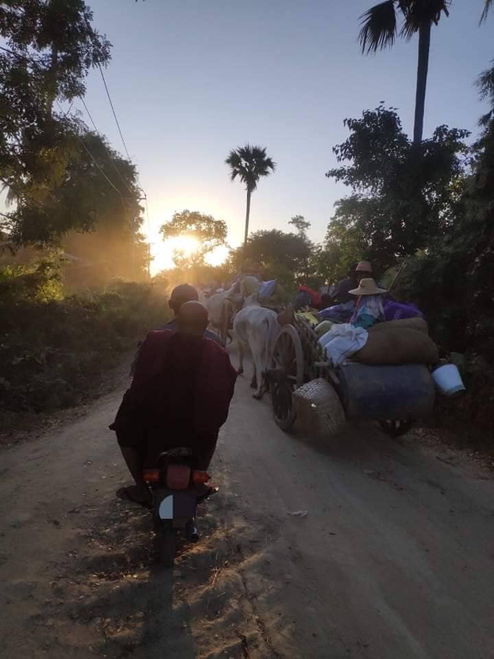 ထွက်ပြေးတိမ်းရှောင်လာသော ပြည်သူများ၊ ဓာတ်ပုံ-ဒီပဲယင်းစစ်ရှောင်ထောက်ပံ့ရေး