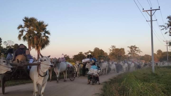 ထွက်ပြေးတိမ်းရှောင်လာသော ပြည်သူများ၊ ဓာတ်ပုံ-ဒီပဲယင်းစစ်ရှောင်ထောက်ပံ့ရေး