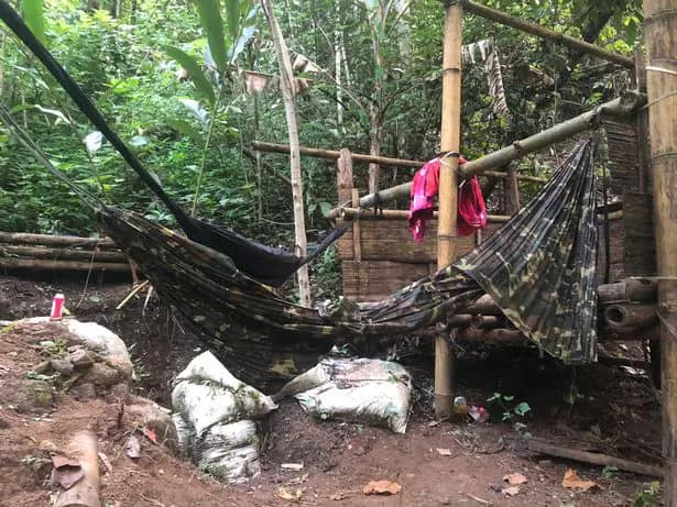 (​စစ်​ဘေး​​ရှောင်ပြည်သူ​တွေကိုစေတနာ့ဝန်ထမ်းအဖြစ်ကူညီကုသ​ပေးခဲ့တဲ့ ဒီကလန်စတိုကဲလ်။ဓါတ်ပုံ - Declan Stokle)