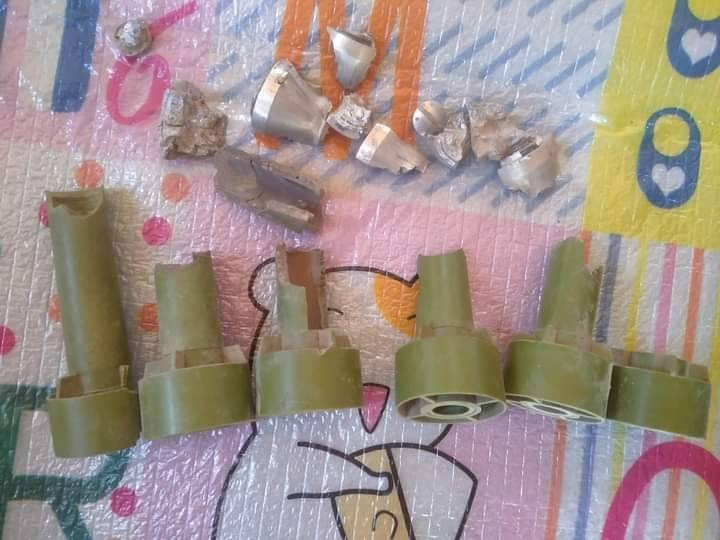 စစ်ကိုင်းမြို့နယ်ဘက်ခြမ်းသို့ ကျလာသော လက်နက်ကြီးကျည်အပိုင်းအစများ၊ ဓာတ်ပုံ - Yar Hu