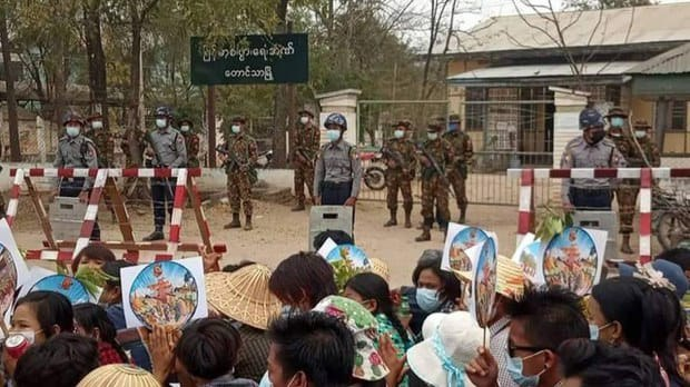 ၂၀၂၁ မတ်လအတွင်းက တောင်သာ​ဒေသခံများ စစ်အာဏာရှင် ဆန့်ကျင်ဆန္ဒပြ​နေစဥ်၊ဓာတ်ပုံ - CJ
