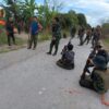 (KRU မှ ရဲဘော်များအား တွေ့ရစဉ်)