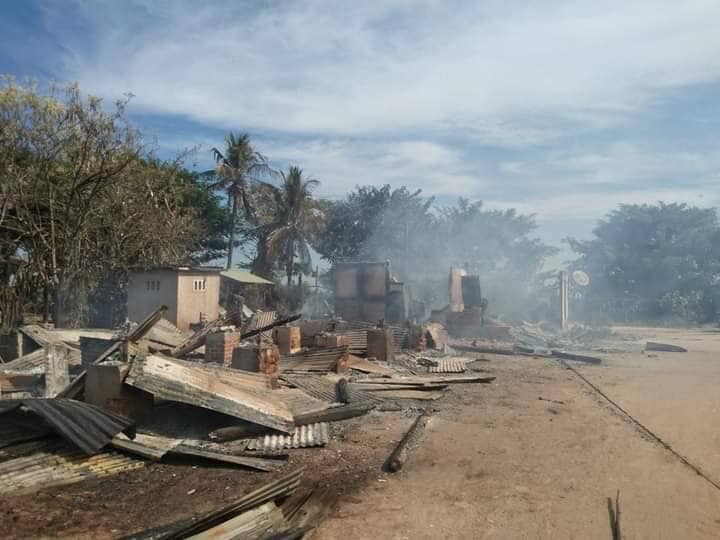လက်ယက်ကုန်း၊ညောင်ကြီးကုန်း၊ အင်ပင်၊ ကုန်းတဲ ကျေးရွာများ မီးရှို့ခံရပြီးနောက် တွေ့ရစဥ်၊ ဓာတ်ပုံ-ဒီပဲယင်းမြို့နယ်စစ်ရှောင်ထောက်ပံ့ရေး