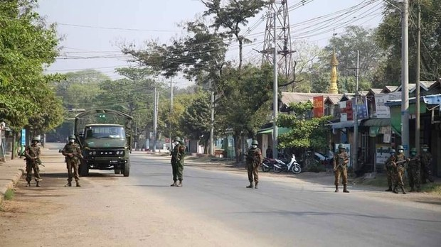 (မကွေးတိုင်း၊ တောင်တွင်းကြီးမြို့တွင် ၂၀၂၁ မတ်လအတွင်းကတွေ့ရသော စစ်ကောင်စီတပ်ဖွဲ့ဝင်များ၊ဓာတ်ပုံ - CJ)