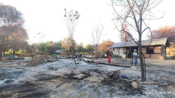 မီးရှို့ဖျက်ဆီးခံခဲ့ရသော မြင်းဒေါင်းကျေးရွာ၊ ဓာတ်ပုံ-Cj
