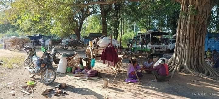 (ထွက်ပြေးတိမ်းရှောင်နေရသော ပြည်သူများ၊ ဓာတ်ပုံ-ဒီပဲယင်းမြို့နယ် ညီနောင်များအဖွဲ့)