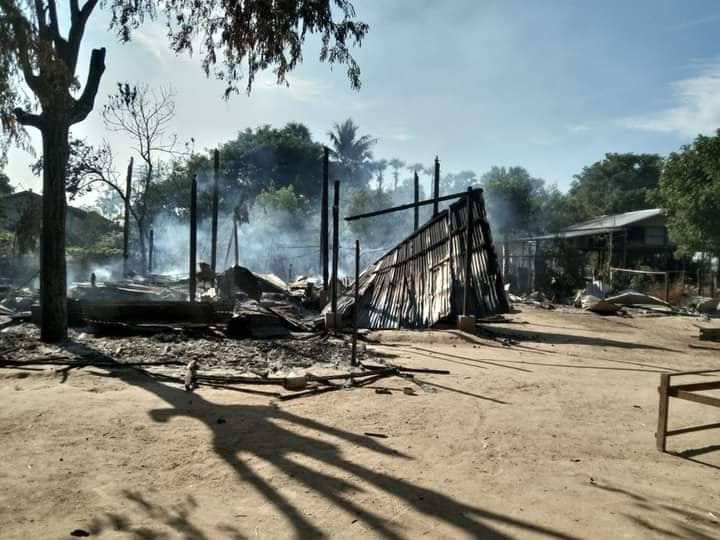 လက်ယက်ကုန်း၊ညောင်ကြီးကုန်း၊ အင်ပင်၊ ကုန်းတဲ ကျေးရွာများ မီးရှို့ခံရပြီးနောက် တွေ့ရစဥ်၊ ဓာတ်ပုံ-ဒီပဲယင်းမြို့နယ်စစ်ရှောင်ထောက်ပံ့ရေး