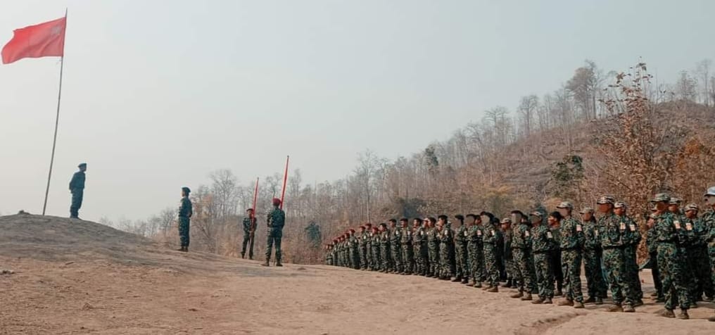 (က​လေးPDF တပ်ရင်း​ (၄)မှတပ်ဖွဲ့ဝင်များ။ဓါတ်ပုံ-PDF(က​လေး) B-4)