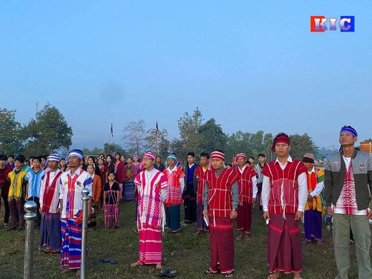 (ဒူးပလာယာခရိုင် ၀င်းရေးမြို့နယ် ကျုံခ၀န်ကျေးရွာ ကရင်နှစ်သစ်ကူးကွင်းတွင် စုပေါင်းကျင်းပသည့် ကရင်နှစ်၂၇၆၂ ခုနှစ် (၈၅)နှစ်မြောက် ကရင်အမျိုးသားနှစ်သစ်ကူးနေ့အခမ်းအနား မြင်ကွင်းများ၊ ဓာတ်ပုံ - KIC)
