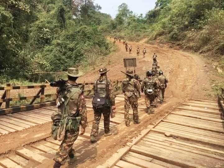 (စစ်​ကောင်စီတပ်ဖွဲ့ဝင်အချို့ ။ ။ဓါတ်ပုံ-KNG)