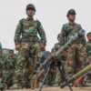 (TNLAတပ်မှ ရဲဘော်များအား တွေ့ရစဥ်)