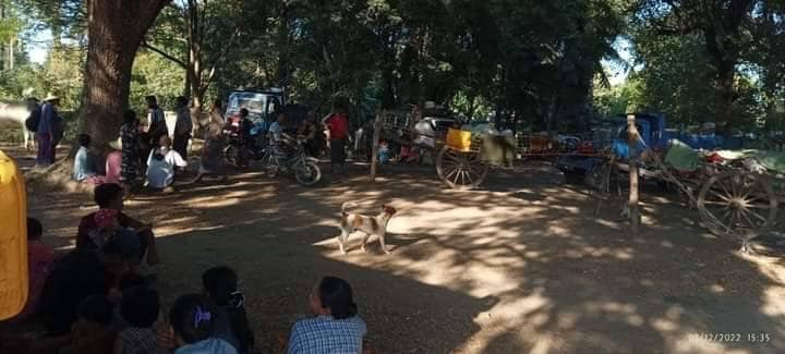 (ထွက်ပြေးတိမ်းရှောင်နေရသော ပြည်သူများ၊ ဓာတ်ပုံ-ဒီပဲယင်းမြို့နယ် ညီနောင်များအဖွဲ့)