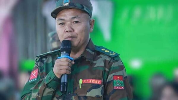 (TNLAသတင်းနှင့်ပြန်ကြားရေးဌာနမှူးဒုဗိုလ်မှူးကြီးတားအိုက်ကျော်။ ။ဓါတ်ပုံ- TNLA)