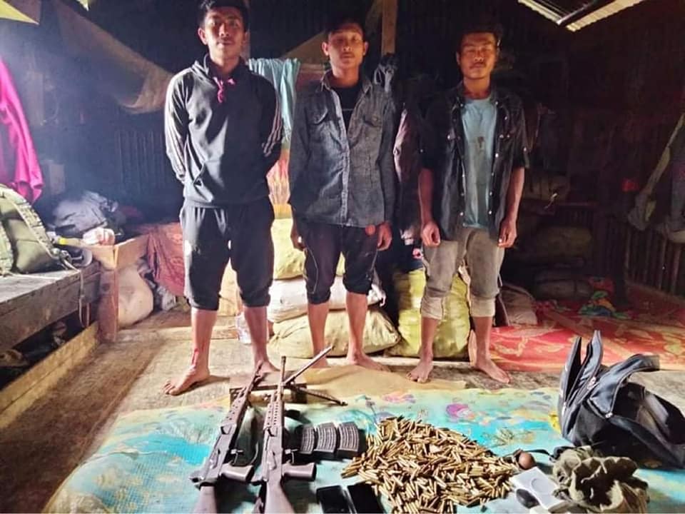 ဟားခါးရှိ စစ်ကောင်စီတပ်ဖွဲ့ဝင် ၄ဦး လက်နက်ခဲယမ်းများနှင့်အတူအလင်းဝင်
