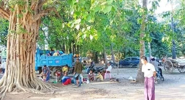 (ထွက်ပြေးတိမ်းရှောင်နေရသော ပြည်သူများ၊ ဓာတ်ပုံ-ဒီပဲယင်းမြို့နယ် ညီနောင်များအဖွဲ့)