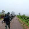 KNDF တပ်ရင်း(၄)မှ ရဲဘော်များအား စစ်မြေပြင်တစ်နေရာ၌ တွေ့ရစဥ်၊ ဓာတ်ပုံ - KNDF