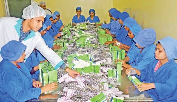 (Albion ကုမ္ပဏီ​ဆေးဝါးထုတ်လုပ်​ရေးလုပ်ငန်းခွင်။ ဓါတ်ပုံ- Daily Sun)