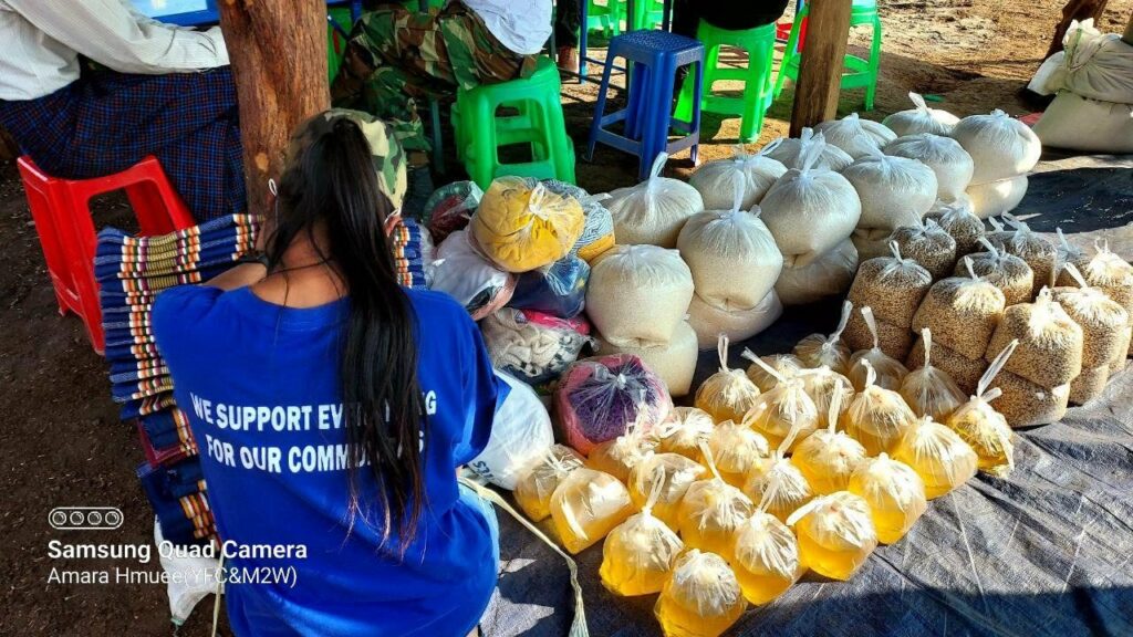 မြောင်မြို့နယ်တွင် စစ်ကောင်စီတပ်မီးရှို့ဖျက်ဆီးသွားသည့် ကျေးရွာလေးရွာမှ ပြည်သူများအတွက် သွားရောက်ထောက်ပံ့