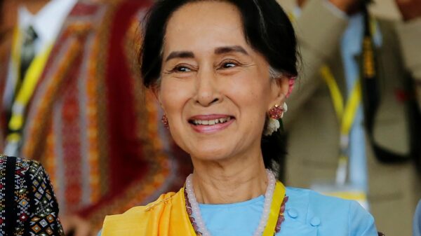 ဓာတ်ပုံ − ရိုက်တာ