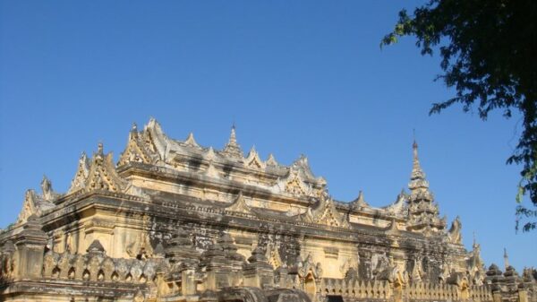 ငလျင်ကြောင့် အင်းဝနဲ့ မင်းကွန်းက စေတီပုထိုးအချို့ထိခိုက်ပျက်စီး