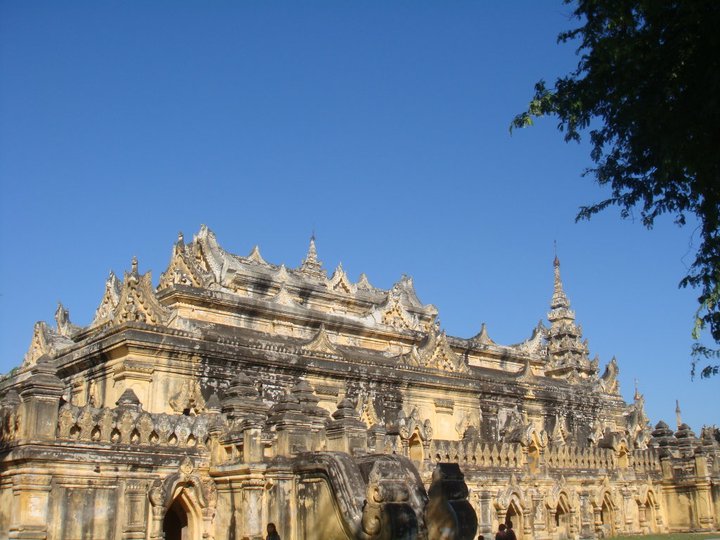 ငလျင်ကြောင့် အင်းဝနဲ့ မင်းကွန်းက စေတီပုထိုးအချို့ထိခိုက်ပျက်စီး