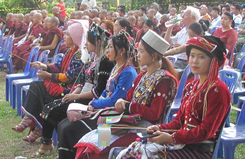 ၂၀၁၆တွင်ကျရောက်သည့် တအောင်းနှစ်သစ်ကူးပွဲတော်ကို ရန်ကုန်မြို့၌ ကျင်းပနေစဉ်၊ဓာတ်ပုံ - CJ