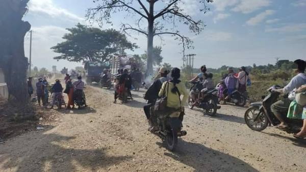 ညောင်လှကျေးရွာအတွင်း လက်နက်ကြီးဖြင့် ပစ်ခတ်ခံရပြီးနောက် တွေ့ရစဥ်၊ဓာတ်ပုံ-ဒီပဲယင်းမြို့နယ်စစ်ရှောင်ထောက်ပံ့ရေး၊ NH