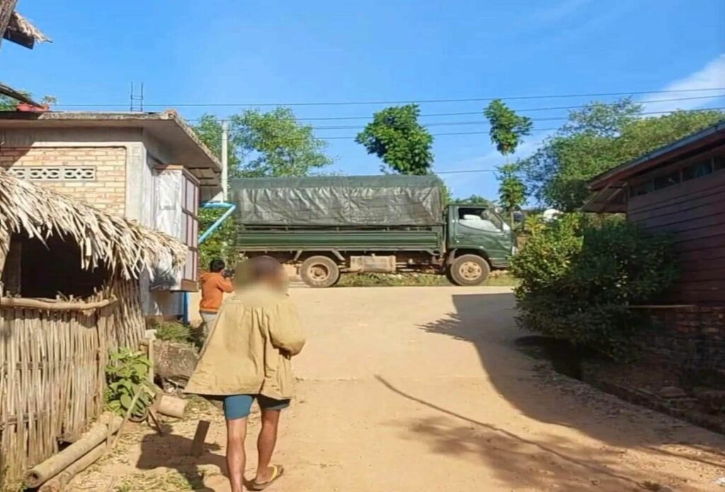 (ရေးဘီလူးအဖွဲ့မှ ရဲဘော်များ တိုက်ခိုက်နေစဉ်)
