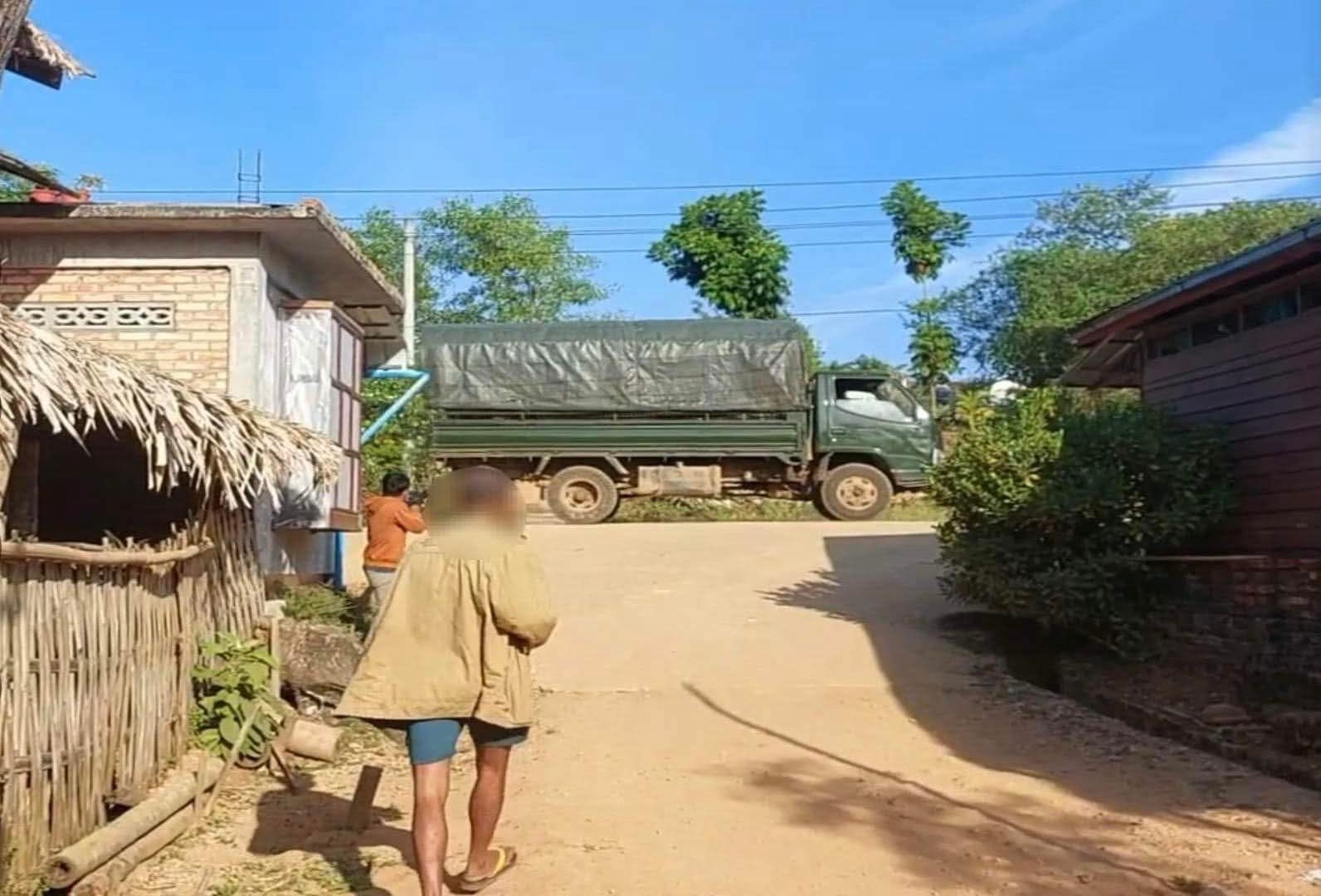 (ရေးဘီလူးအဖွဲ့မှ ရဲဘော်များ တိုက်ခိုက်နေစဉ်)