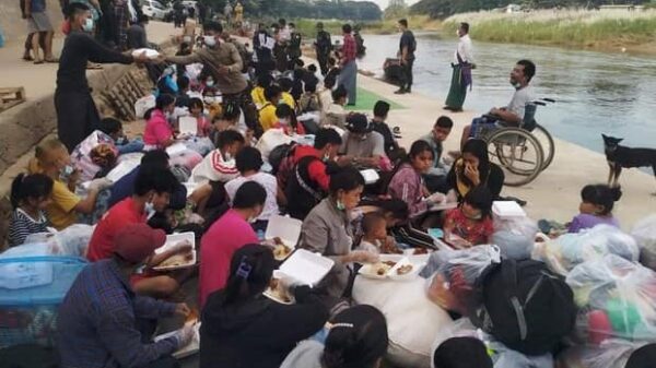 တိုက်ပွဲ​တွေ​ကြောင့်ထိုင်းနယ်စပ်သို့ထွက်​ပြေးတိမ်း​ရှောင်​နေရတဲ့ စစ်​ဘေး​​ရှောင်ပြည်သူ​တွေကို ၂၀၂၁ ဒီဇင်ဘာလက​တွေ့ရစဥ်။ ဓါတ်ပုံ- CJ