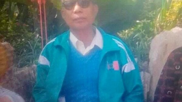 အသတ်ခံရသော အုပ်ချုပ်ရေးမှူးနှင့်သားဖြစ်သူအား တွေ့ရစဉ်၊ ဓာတ်ပုံ-WTRF