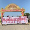 PDFများ လုံခြုံရေးယူပြီး မုံရွာမြို့အဝင်၌ ချီတက်ဆန္ဒပြနေသည်ကို မေလ၂၈ရက်က တွေ့ရစဉ်၊ ဓာတ်ပုံ - အရာတော်မြို့နယ် လူထုသပိတ်