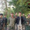 ခိုလှုံလာသည့် စစ်ကောင်စီ ဆေးတပ်သားအား KDF ရဲဘာ်များနှင့်အတူ တွေ့ရစဉ်၊ ဓာတ်ပုံ - KDF