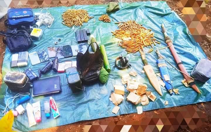 သိမ်းဆည်းရမိသော ကျည်နှင့်စစ်အသုံးအဆောင်ပစ္စည်းများ၊ ဓာတ်ပုံ - ပ.က.ဖ-မတ္တရာ