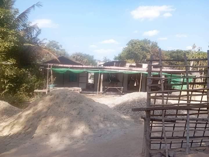 ထောက်ရှာပင်ရွာအတွင်းမီးရှို့ဖျက်ဆီးခံရသော နေအိမ်များ၊ ဓာတ်ပုံ-We Love Myaing