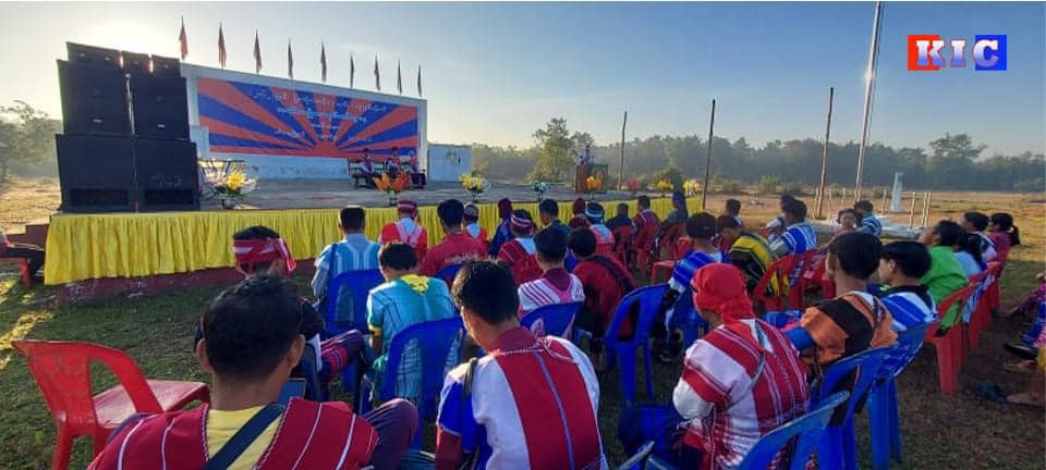 (ဒူးပလာယာခရိုင် ၀င်းရေးမြို့နယ် ကျုံခ၀န်ကျေးရွာ ကရင်နှစ်သစ်ကူးကွင်းတွင် စုပေါင်းကျင်းပသည့် ကရင်နှစ်၂၇၆၂ ခုနှစ် (၈၅)နှစ်မြောက် ကရင်အမျိုးသားနှစ်သစ်ကူးနေ့အခမ်းအနား မြင်ကွင်းများ၊ ဓာတ်ပုံ - KIC)
