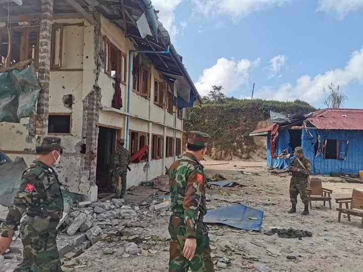 (TNLA ဒုဥက္ကဌ ကုန်းသာရွာသို့ သွားရောက်စစ်ဆေးပြီး ဒေသခံများနှင့် တွေ့ဆုံစဥ်၊ဓာတ်ပုံ - TNLA)