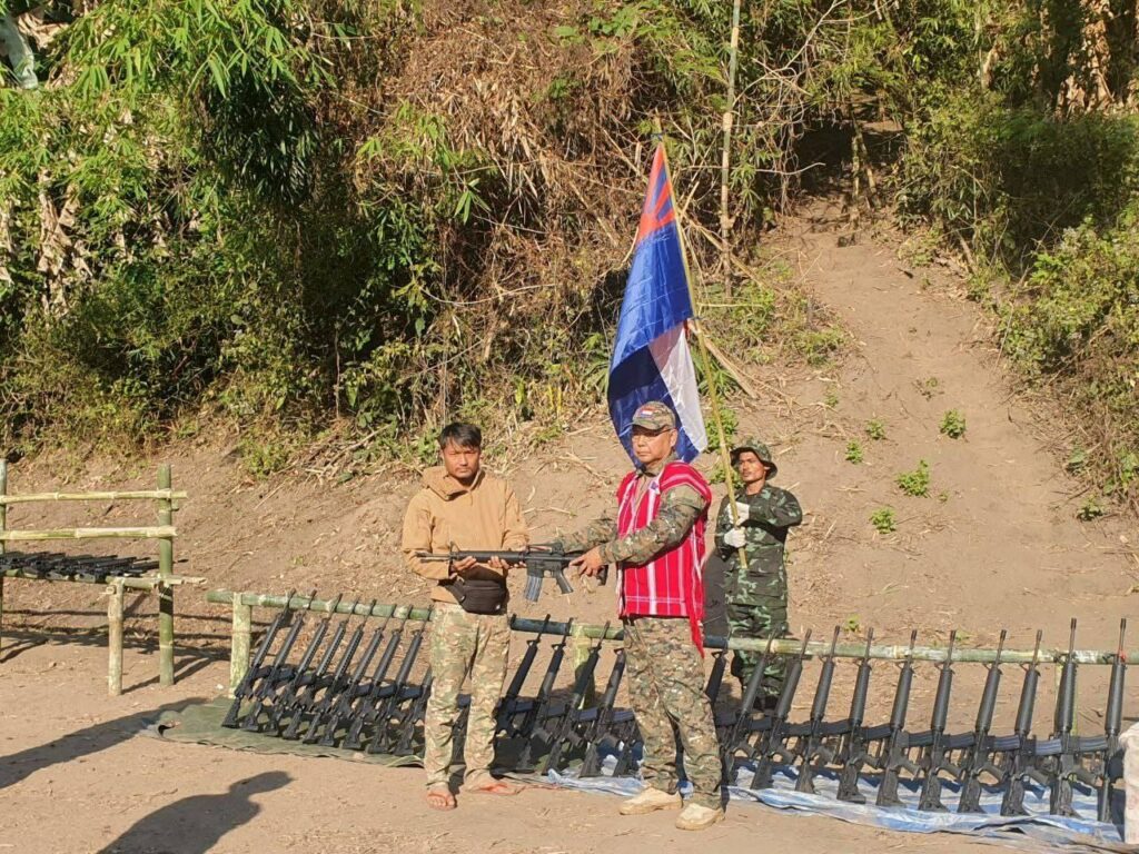 (ကော်ဘရာစစ်ကြောင်း၏ စစ်သင်တန်းဆင်းပွဲအား တွေ့ရစဥ်၊ ဓာတ်ပုံ - PPTV)