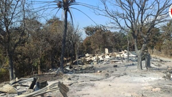စစ်ကောင်စီတပ်က ကျေးရွာအား မီးရှို့ဖျက်ဆီးထားစဉ်နှင့် အမျိုးသားသုံးဦးအား မီးရှို့ပြီးနောက် တွေ့ရသော ပြာပုံအရိုးစုများ၊ ဓာတ်ပုံ - ကျွန်းလှ- ကန့်ဘလူ တက်ကြွလှုပ်ရှားသူများအဖွဲ့