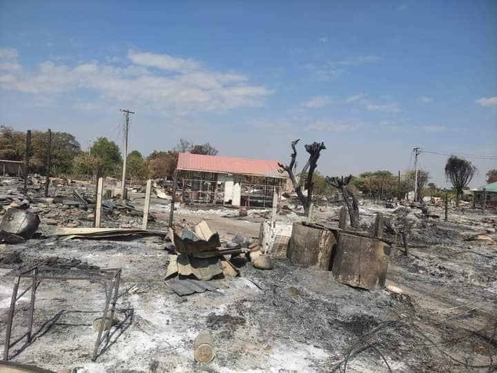 ဒီဇင်ဘာ၂၁ ရက်က မိုးသောက်(ဘောက်သောက်) ကျေးရွာအုပ်စု၊ လင်းယဉ် ၅ ရွာသို့ စစ်အုပ်စု မီးရှို့ဖျက်ဆီးသွားစဥ်၊ ဓာတ်ပုံ - CJ