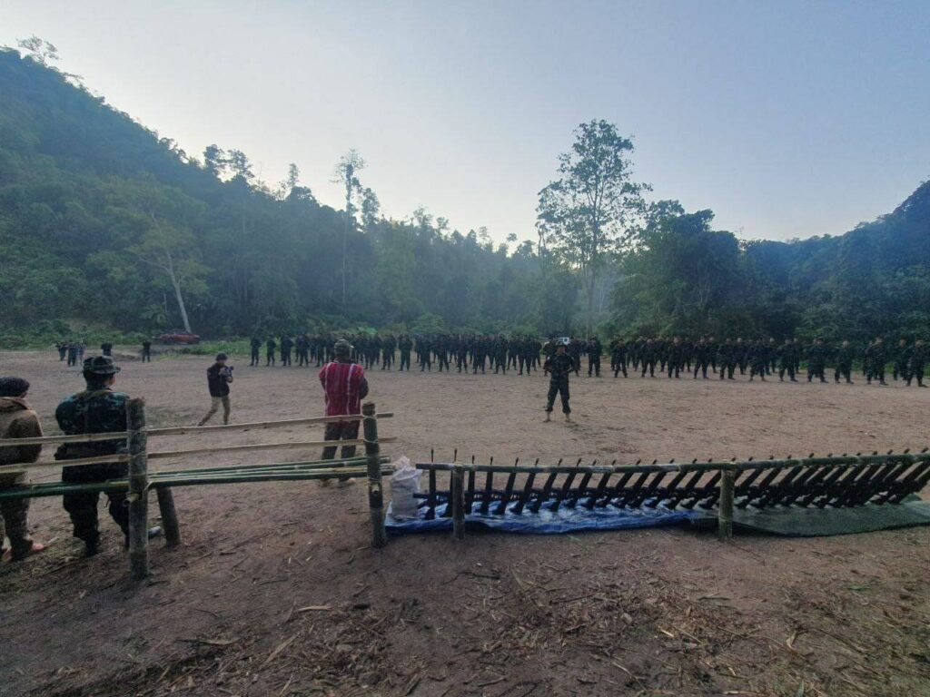 (ကော်ဘရာစစ်ကြောင်း၏ စစ်သင်တန်းဆင်းပွဲအား တွေ့ရစဥ်၊ ဓာတ်ပုံ - PPTV)