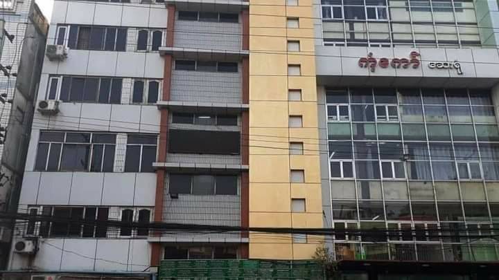 မန္တလေးမှာ ပုဂ္ဂလိက ဆေးရုံ ၅ ရုံကို ဖိအားပေးပြီး စစ်ကောင်စီ ယာယီပိတ်ခိုင်း