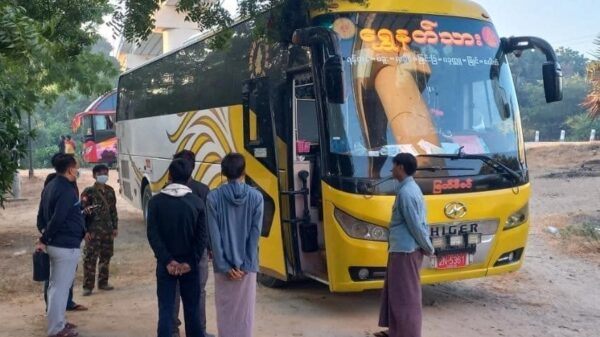 ပုလဲနယ်ဆီ ဒရုန်းသင်တန်းပေးဖို့ သွားတဲ့လူငယ် ၄ ဦးကိုဖမ်းမိထားတယ်လို့စစ်ကောင်စီဝါဒဖြန့်