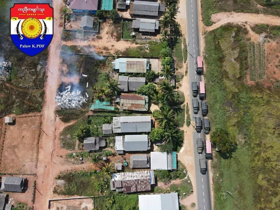 (စစ်ကောင်စီ ဝင်ရောက်မီးရှို့ဖျက်ဆီးခဲ့သော မြိတ်-ပုလောလမ်းမကြီးဘေးမှ ကျေးရွာများအားတွေ့ရစဥ်၊ဓာတ်ပုံ - KPDF - Palaw)