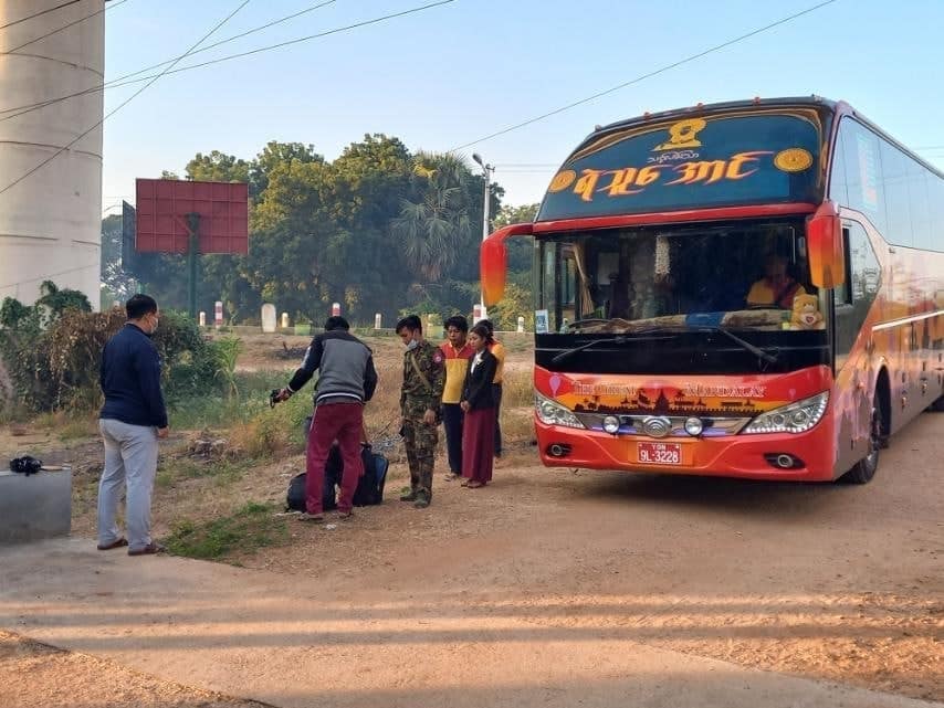 ပုလဲနယ်ဆီ ဒရုန်းသင်တန်းပေးဖို့ သွားတဲ့လူငယ် ၄ ဦးကိုဖမ်းမိထားတယ်လို့စစ်ကောင်စီဝါဒဖြန့်