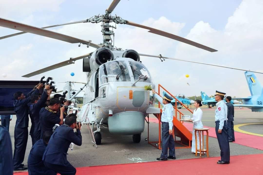 စစ်ကောင်စီခေါင်းဆောင်ကို လေတပ်အခမ်းအနားမှာတွေ့ရစဉ်