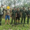 (ဒေသကာကွယ်ရေးတပ်မှ ရဲဘော်များအား တွေ့ရစဥ်)