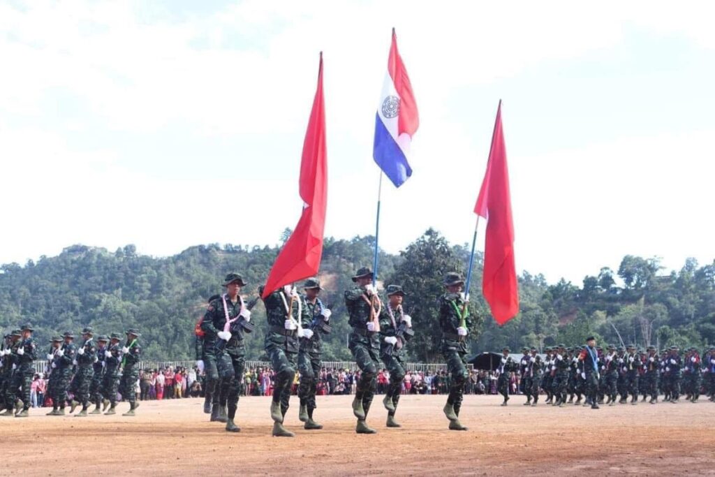(KNPP ၏ ရဲဘော်များအားအပတ်စဉ်(၇၄) သင်တန်းဆင်းပွဲ၌ တွေ့ရစဉ်၊ ဓာတ်ပုံ - KNPP)
