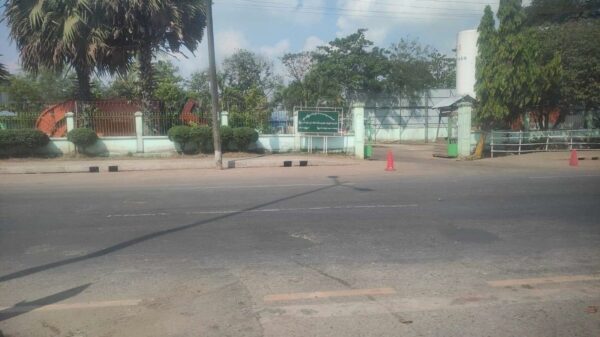 (ထောက်ကြန့်မြို့ စည်ပင်ရုံးအား တွေ့ရစဉ်)