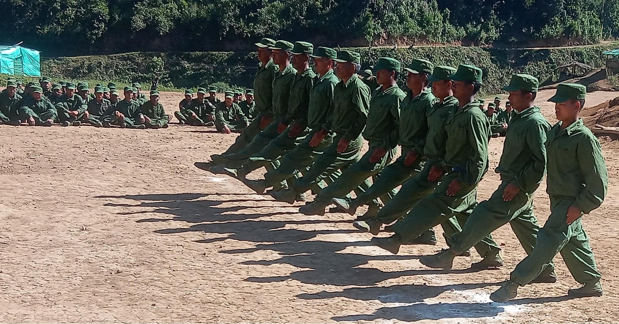 (ကိုးကန့်တပ်မတော်(MNDAA)မှ တပ်သားများအား တွေ့ရစဉ်)